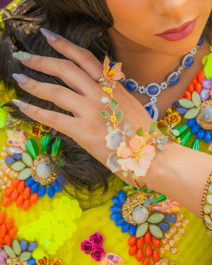 Zahara Hand Harness