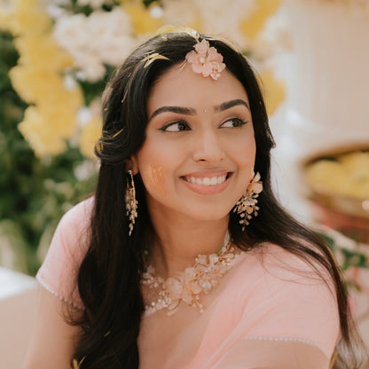 Bride Menaka Kathiresan wearing The Vintage Snob Eos Maang Tika Ellie Earrings Valerie Necklace haldi
