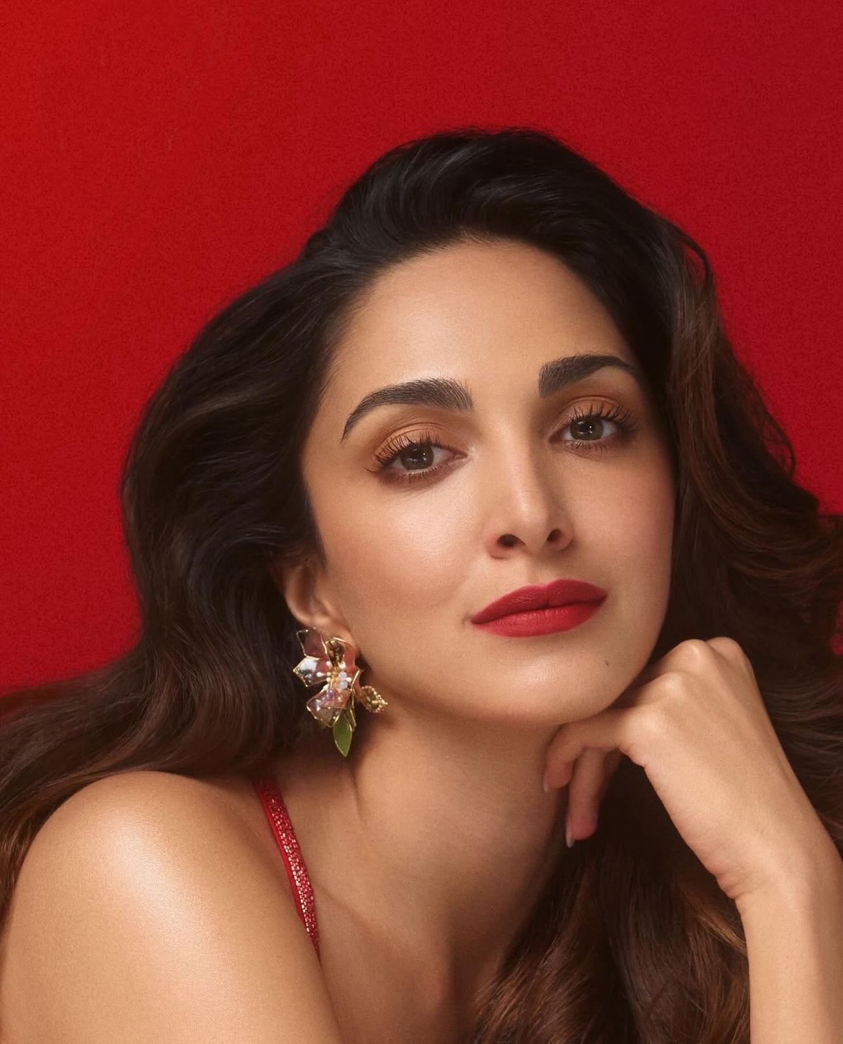 Actress Kiara Advani wearing Valentina pink resin floral earrings
